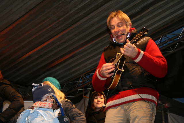 gal/2010/2010 Saitentwist Steeler Weihnachtsmarkt 1.12.mit 2. Klassen Steeler Rott/2010 Saitentwist Steeler Weihnachtsmarkt 1.12. mit 2.Klassen Steeler Rott (11).jpg